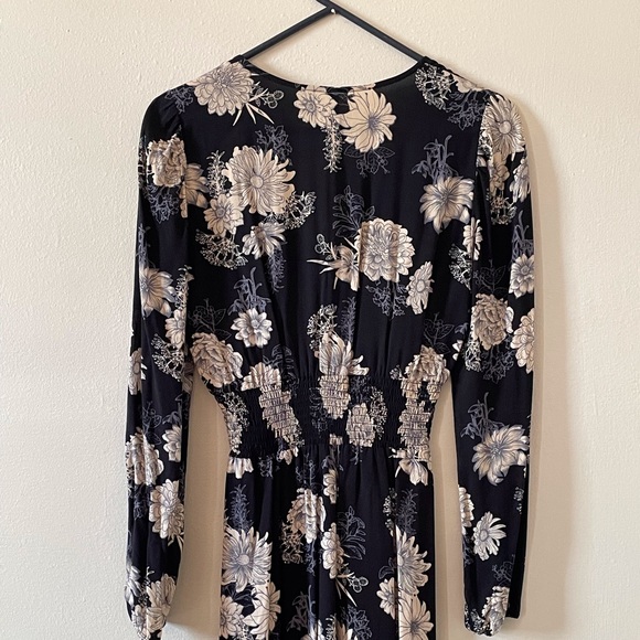 Juniors beautiful dress 🌹🌹 - Picture 2 of 3